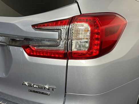 Used 2025 Subaru Ascent Limited AWD/4WD image 34