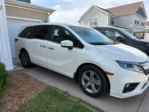 Used 2019 Honda Odyssey EX image 3