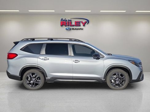Used 2025 Subaru Ascent Bronze Edition AWD/4WD image 7