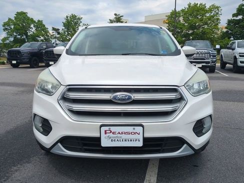 Used 2017 Ford Escape SE FWD image 9
