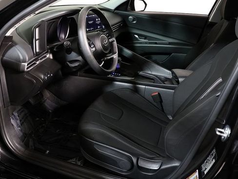 Used 2023 Hyundai Elantra SEL FWD image 12