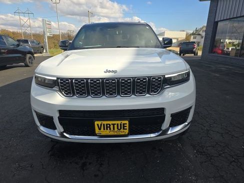 Used 2023 Jeep Grand Cherokee L Summit image 2