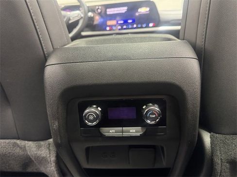 New 2026 Chevrolet Traverse LT w/ Sun and Wheel Package image 11