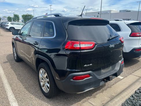 Used 2014 Jeep Cherokee Limited w/ Luxury Group AWD/4WD image 4