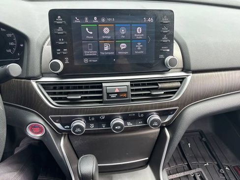 Used 2018 Honda Accord EX image 17