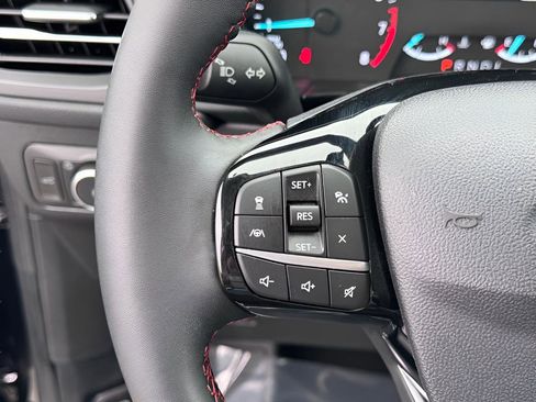 Used 2022 Ford Escape SEL w/ SEL Stealth AWD Package image 16
