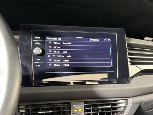 Used 2025 Volkswagen Jetta Sport FWD image 23