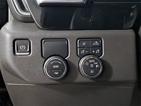 Used 2022 Chevrolet Silverado 1500 LTZ image 23