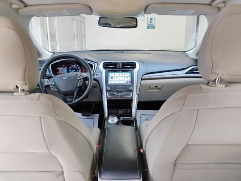 Used 2019 Ford Fusion SE FWD image 24