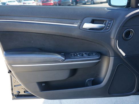 Used 2012 Chrysler 300 SRT8 image 23