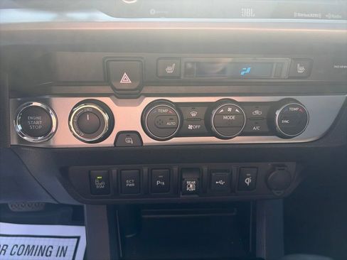 Used 2021 Toyota Tacoma Limited w/ Nightshade Package AWD/4WD image 22