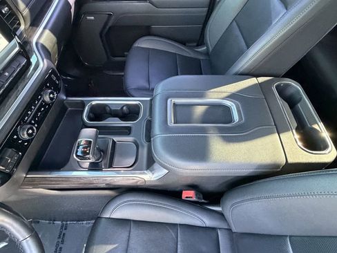 Used 2022 Chevrolet Silverado 1500 LTZ AWD/4WD image 19