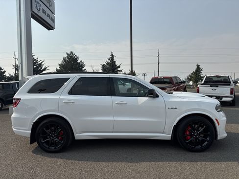 Used 2024 Dodge Durango R/T w/ Tow 'N Go Group AWD/4WD image 2