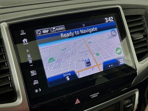 Used 2017 Honda Pilot Touring image 14