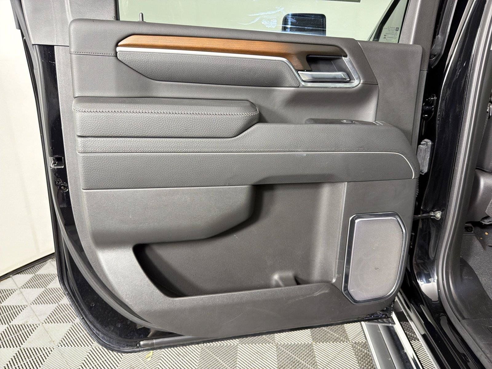 Used 2025 GMC Sierra 2500 Denali w/ Denali Reserve Package AWD/4WD image 22