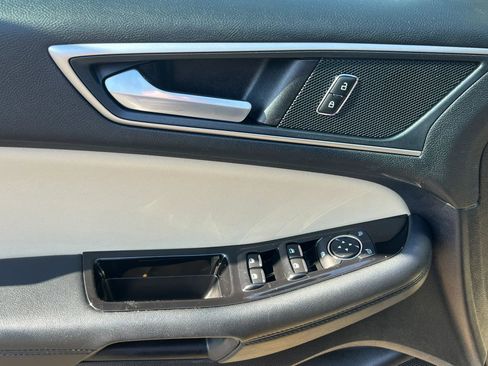 Used 2020 Ford Edge SEL AWD/4WD image 12