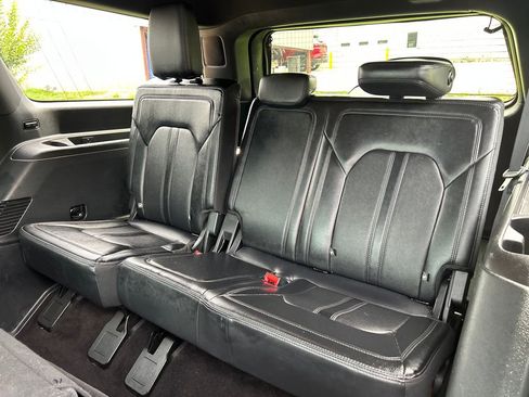 Used 2021 Ford Expedition Max Limited RWD image 13