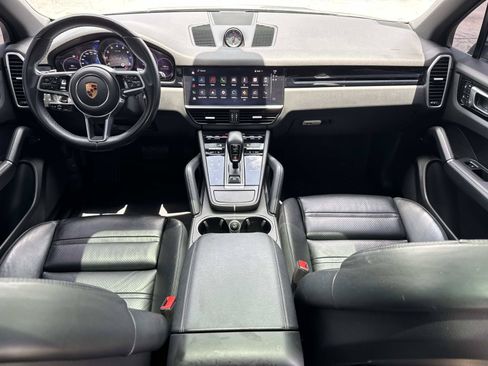 Used 2023 Porsche Cayenne AWD/4WD image 29