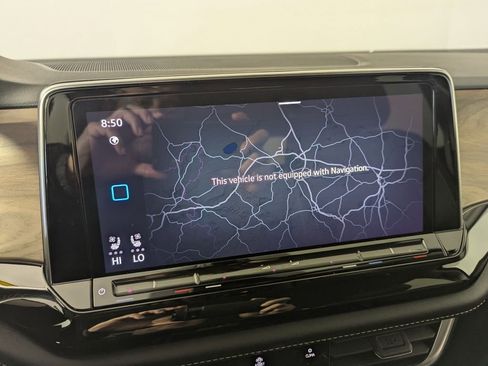 Used 2024 Volkswagen Atlas SE image 11