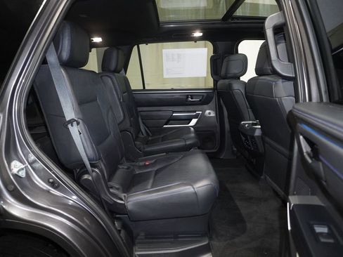 Used 2023 Toyota Sequoia Platinum AWD/4WD image 17