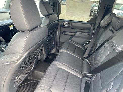 New 2025 Ford Bronco Badlands image 11