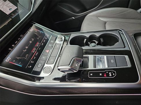 Used 2021 Audi Q8 Premium Plus w/ Premium Plus Package AWD/4WD image 19