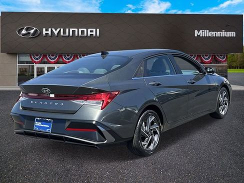 Certified 2025 Hyundai Elantra SEL FWD image 6