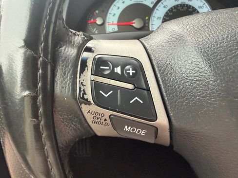 Used 2010 Toyota Camry SE FWD image 18