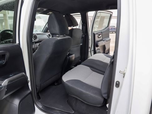 Used 2021 Toyota Tacoma TRD Sport w/ Technology Package image 35