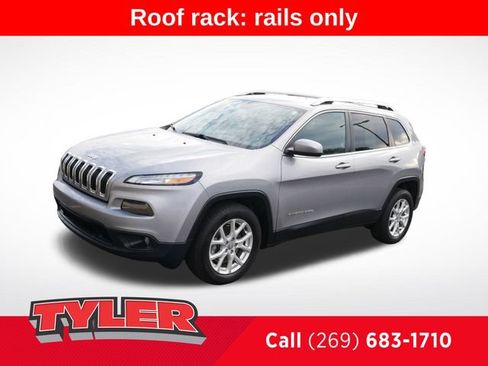 Used 2016 Jeep Cherokee Latitude FWD image 3