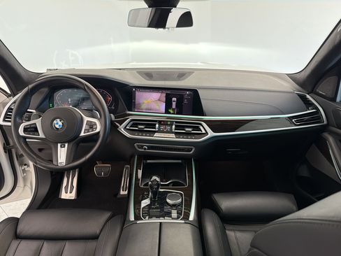 Used 2021 BMW X7 xDrive40i w/ M Sport Package AWD/4WD image 16