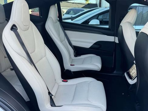 Used 2023 Tesla Model X Plaid image 13