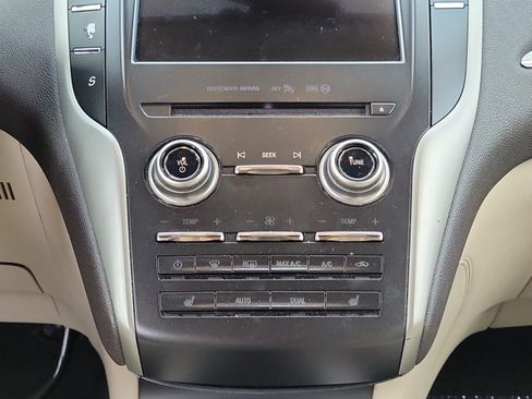 Used 2019 Lincoln MKC Premiere FWD image 20