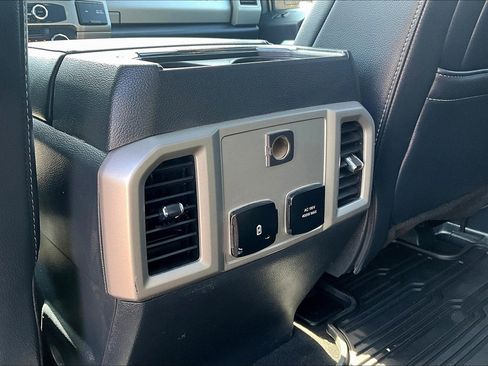 Used 2022 Ford F250 Lariat w/ Tremor Off-Road Package AWD/4WD image 38