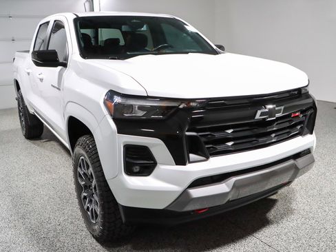Used 2024 Chevrolet Colorado Z71 w/ Z71 Convenience Package 2 AWD/4WD image 5