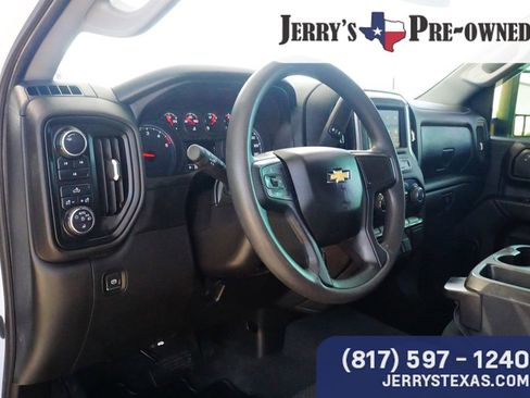 Used 2022 Chevrolet Silverado 2500 Custom w/ Custom Value Package AWD/4WD image 18