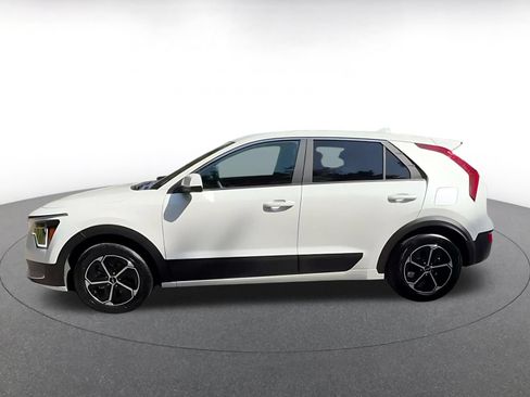 Used 2026 Kia Niro LX FWD image 9