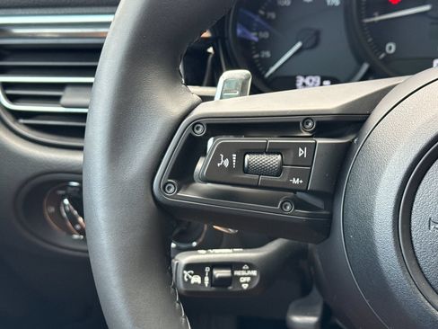 Certified 2026 Porsche Macan AWD/4WD image 27