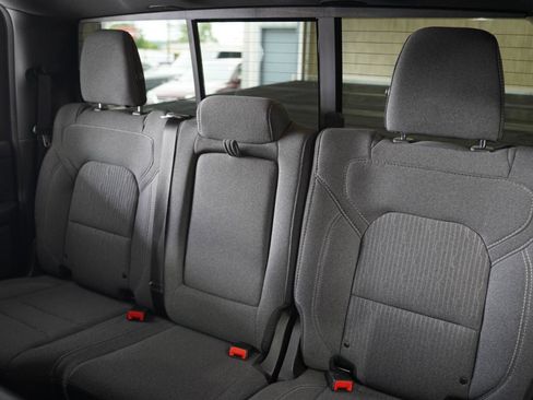 Used 2019 RAM 1500 Big Horn RWD image 35