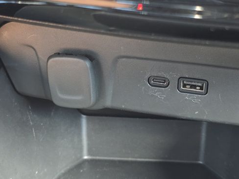 Used 2024 Chevrolet Trax LT FWD image 7