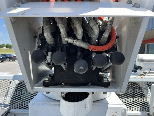 Used 2015 Ford F550 4x4 Regular Cab Super Duty image 19