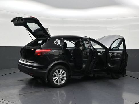 Used 2018 Nissan Rogue Sport SV w/ SV Technology Package AWD/4WD image 31