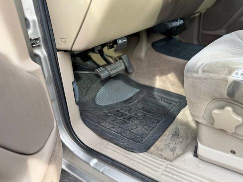 Used 2001 GMC Sierra 2500 SLE w/ Off-Road Skid Plate Pkg image 4