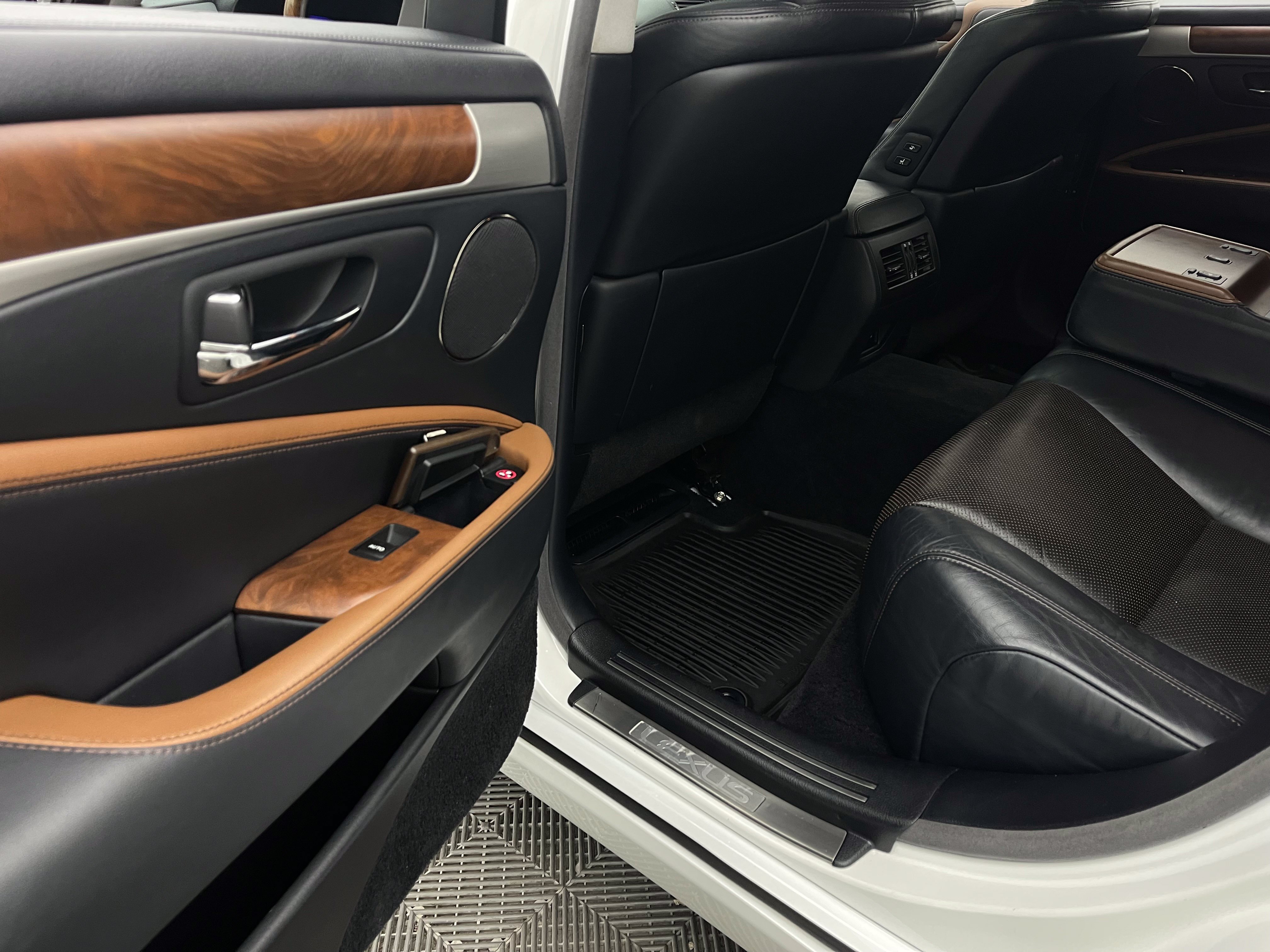 Used 2013 Lexus LS 460 AWD w/ Comfort Pkg image 42
