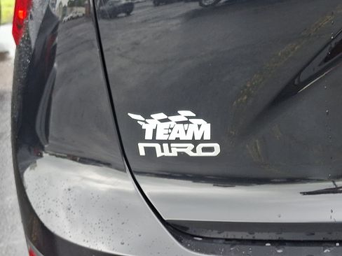 Used 2023 Kia Niro EX FWD image 31