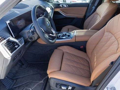 New 2026 BMW X5 xDrive50e image 2