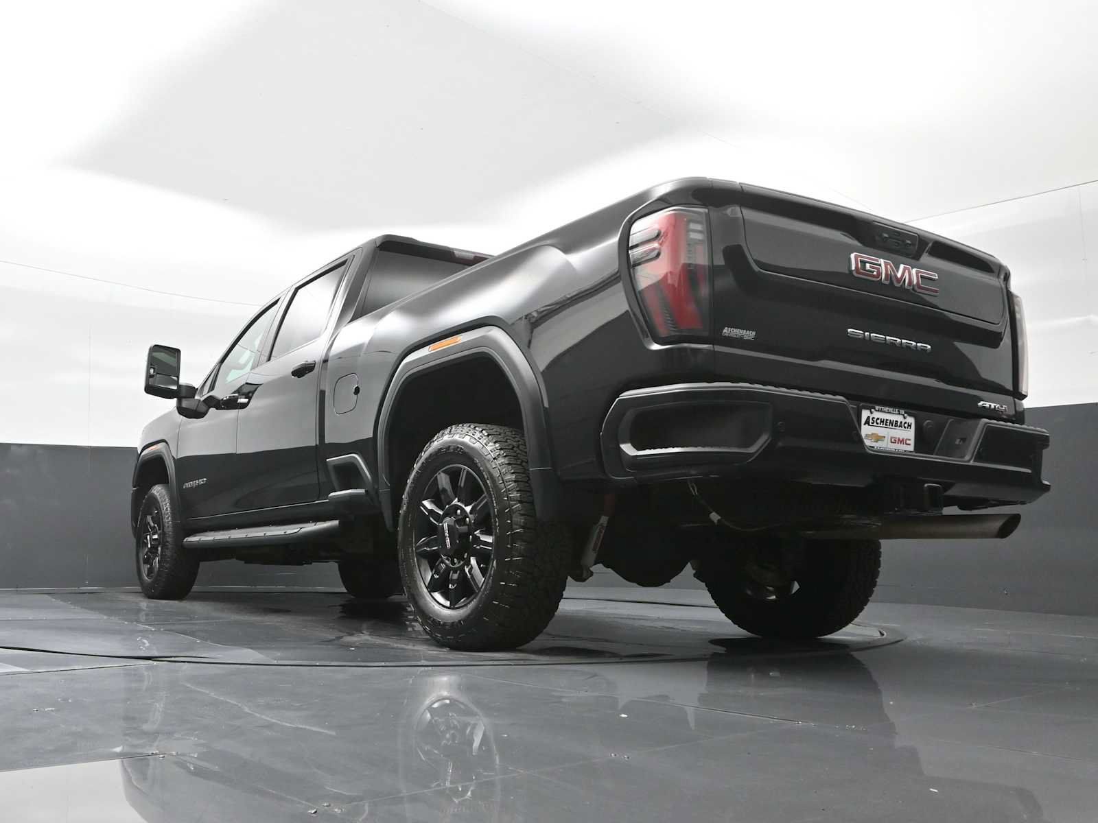 Used 2024 GMC Sierra 2500 AT4 w/ AT4 Preferred Package AWD/4WD image 35