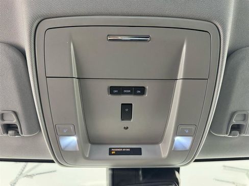 Used 2017 GMC Sierra 2500 SLT w/ Driver Alert Package AWD/4WD image 33