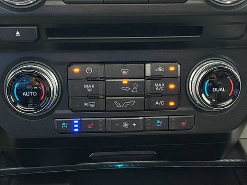 Used 2018 Ford F150 Lariat w/ Equipment Group 502A Luxury AWD/4WD image 21