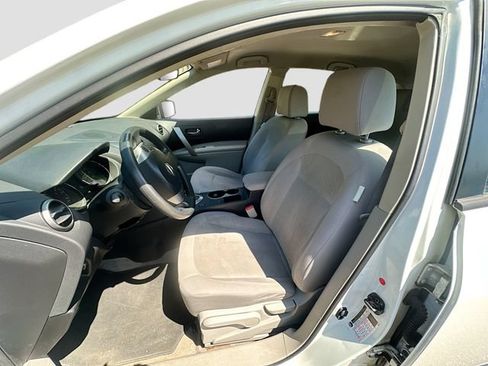 Used 2014 Nissan Rogue S w/ Convenience Package AWD/4WD image 21